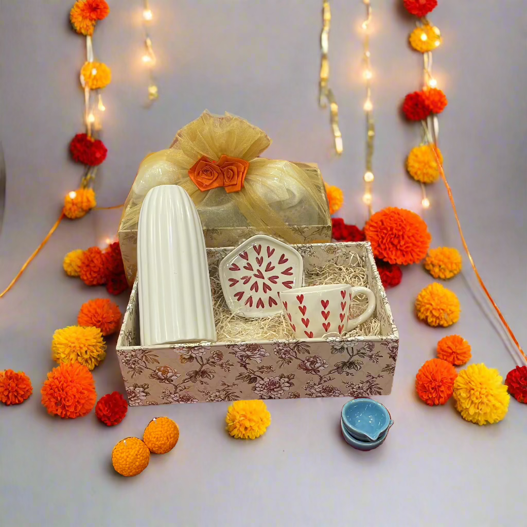 Ribbed Vase with All Heart Mug & Saucer Diwali Hamper