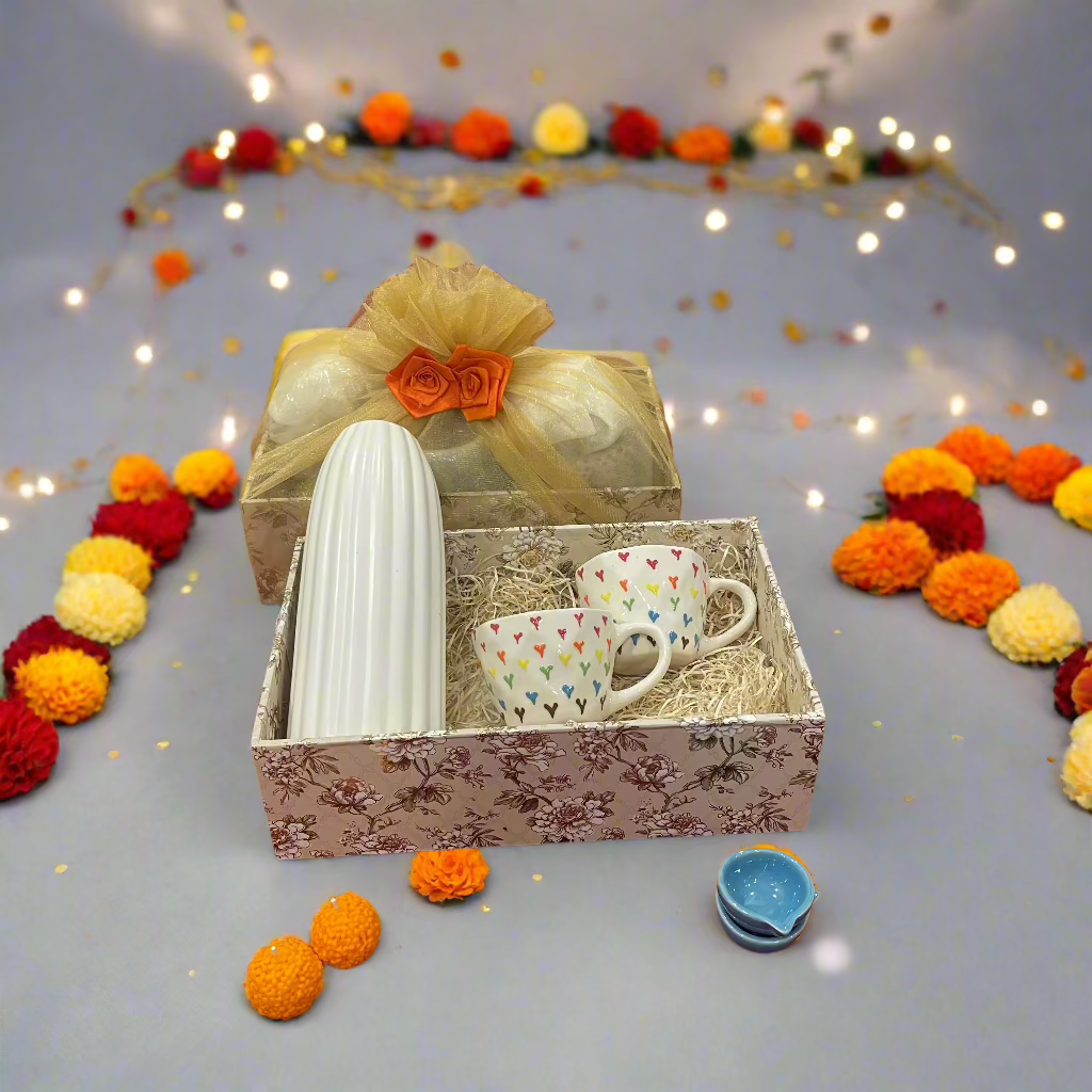 Ribbed Vase with Embossed Multi Color Heart Mugs Combo Diwali Hamper